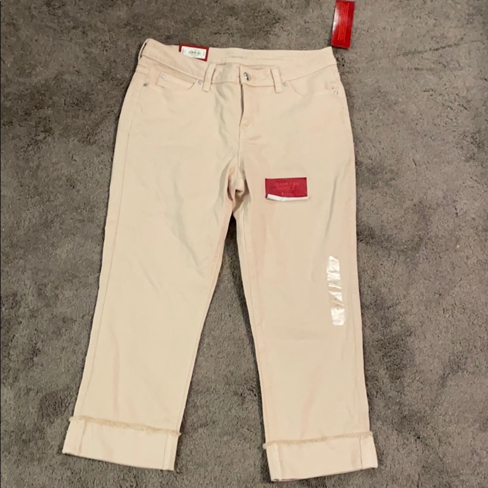 Jennifer Lopez size 6 capris